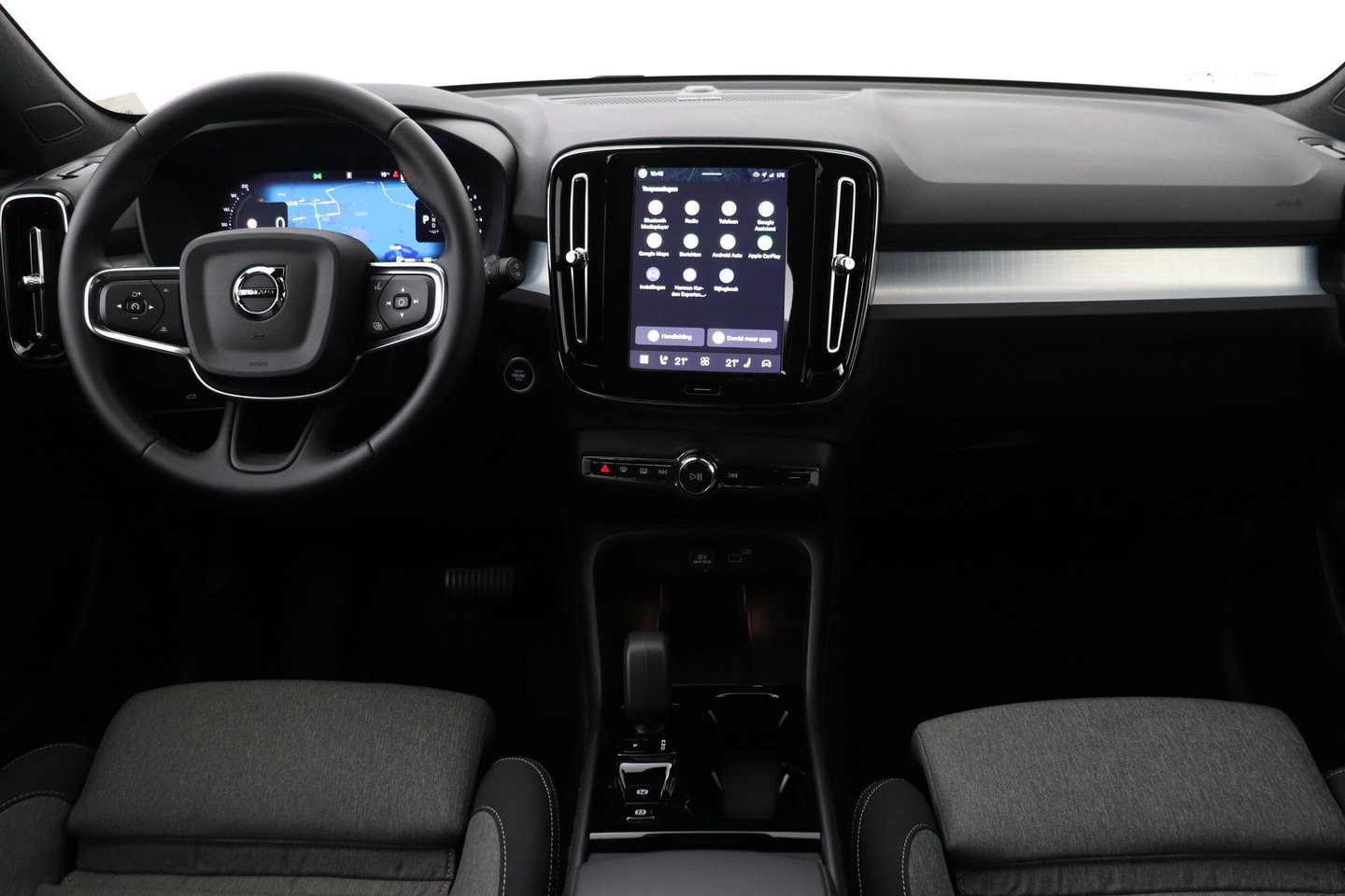 Volvo XC40 B3 Plus Black Edition | Harman/Kardon | BLIS | 360° Camera | Pilot Assist | Stoel+Stuurverwarming | Memory | ACC | 20 Inch