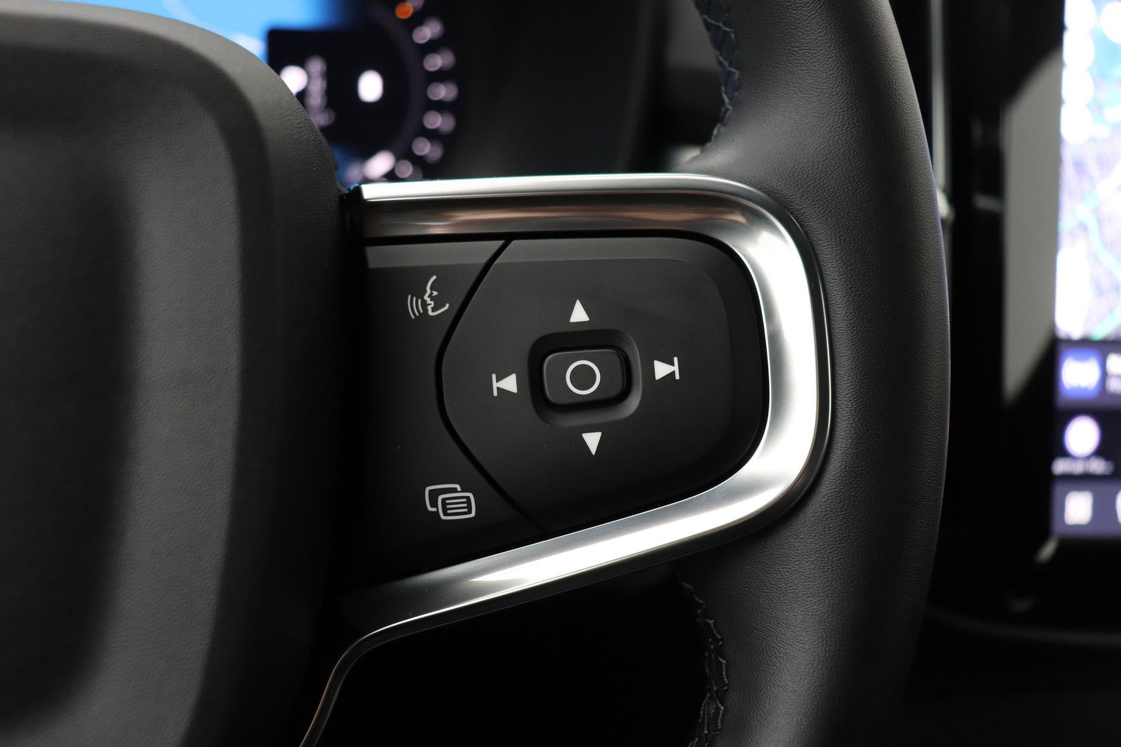 Volvo XC40 B3 Plus Black Edition | Harman/Kardon | BLIS | 360° Camera | Pilot Assist | Stoel+Stuurverwarming | Memory | ACC | 20 Inch