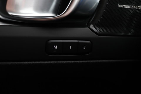 Volvo XC40 B3 Plus Black Edition | Harman/Kardon | BLIS | 360° Camera | Pilot Assist | Stoel+Stuurverwarming | Memory | ACC | 20 Inch