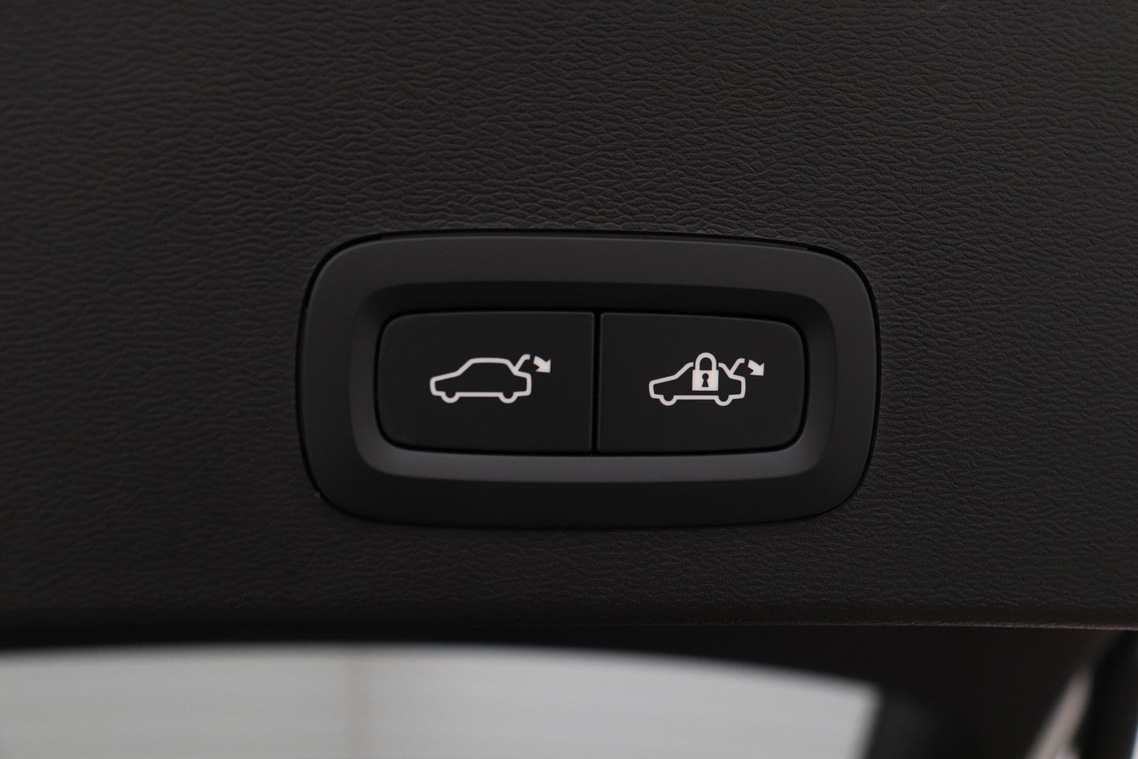 Volvo XC40 B3 Plus Black Edition | Harman/Kardon | BLIS | 360° Camera | Pilot Assist | Stoel+Stuurverwarming | Memory | ACC | 20 Inch