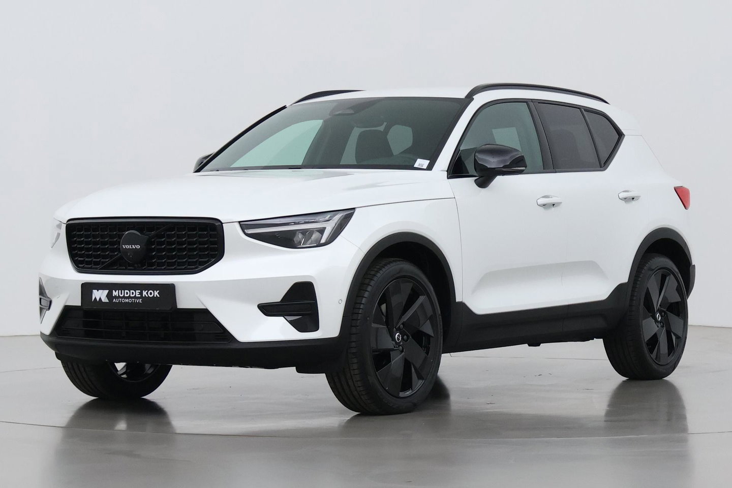 Volvo XC40 B3 Plus Black Edition | Harman/Kardon | BLIS | 360° Camera | Pilot Assist | Stoel+Stuurverwarming | Memory | ACC | 20 Inch