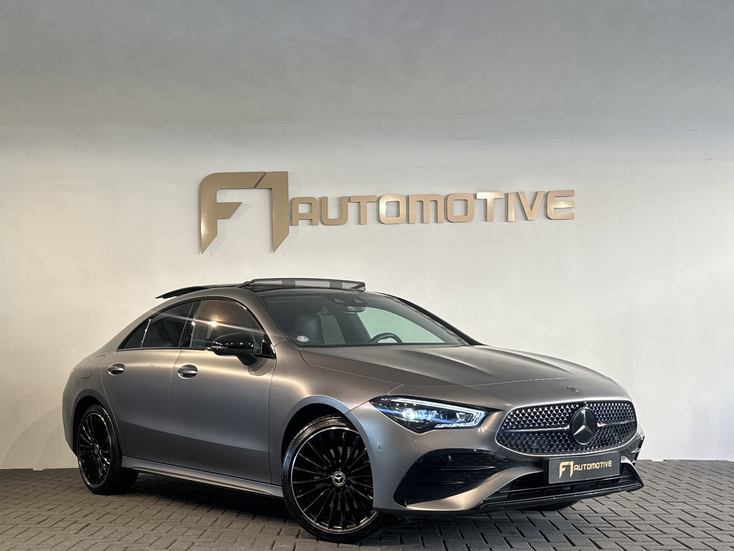 Mercedes-Benz CLA-Klasse 250 e AMG Pano|Memory|Sfeer|Camera|Keyless|Dodehoek