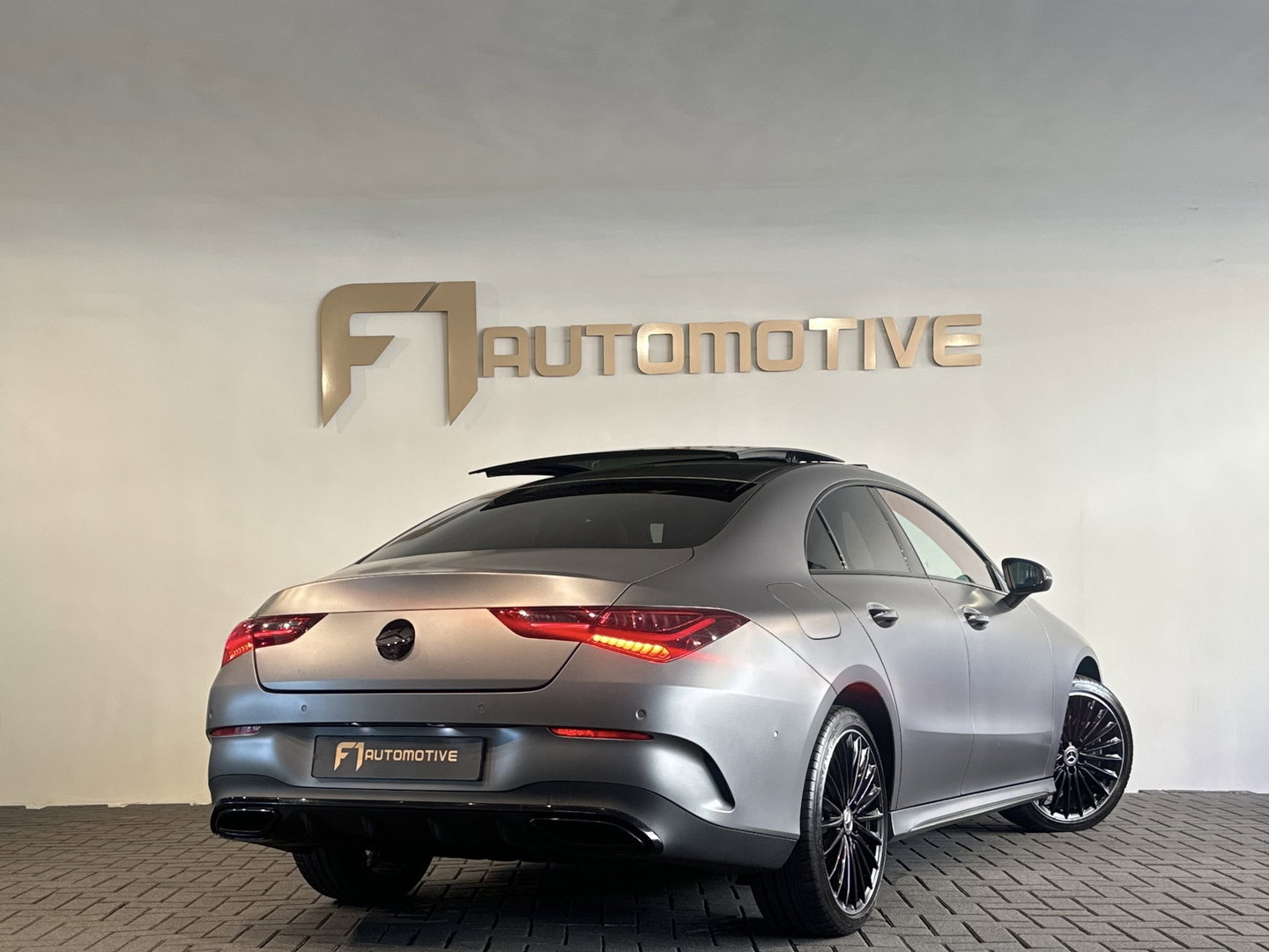 Mercedes-Benz CLA-Klasse 250 e AMG Pano|Memory|Sfeer|Camera|Keyless|Dodehoek