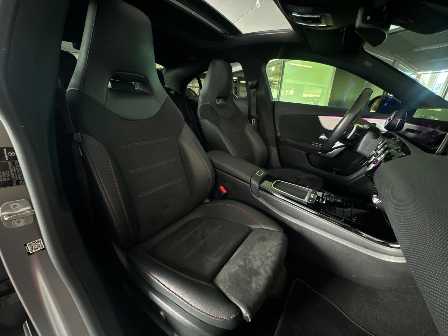 Mercedes-Benz CLA-Klasse 250 e AMG Pano|Memory|Sfeer|Camera|Keyless|Dodehoek