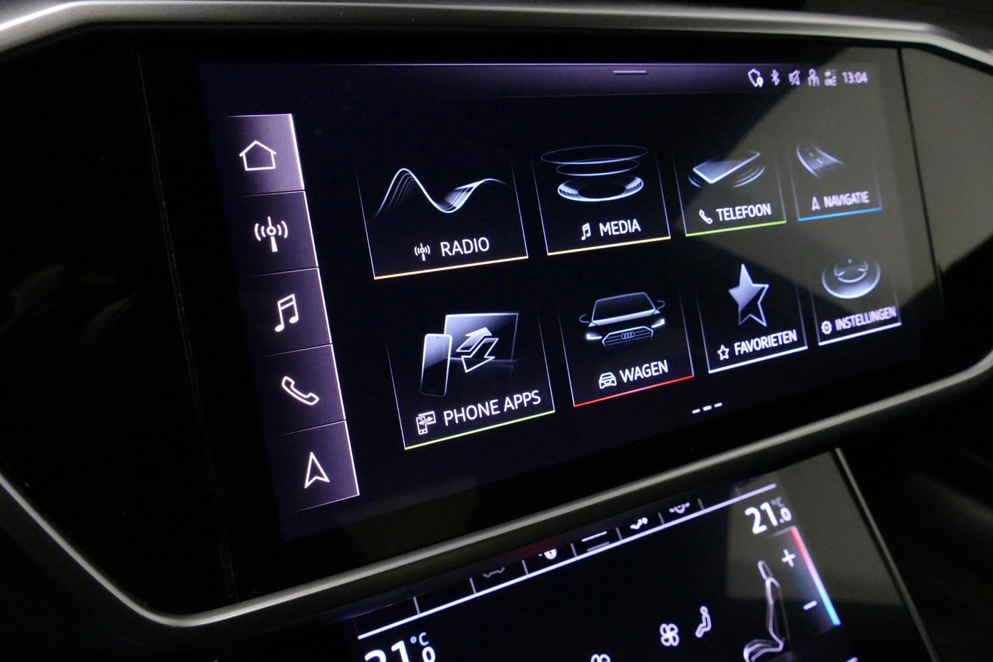 Audi A7 Sportback 50 TFSI e quattro Pro Line S / S Line / Rondomzichtcamera / Stoelverwarming / Apple Carplay - Android Auto / LED koplampen / 4-zone climatronic / Achteruitrijcamera / Grootlichtassistent / 20'' LMV / Adaptive Cruise Control / Sportonderstel