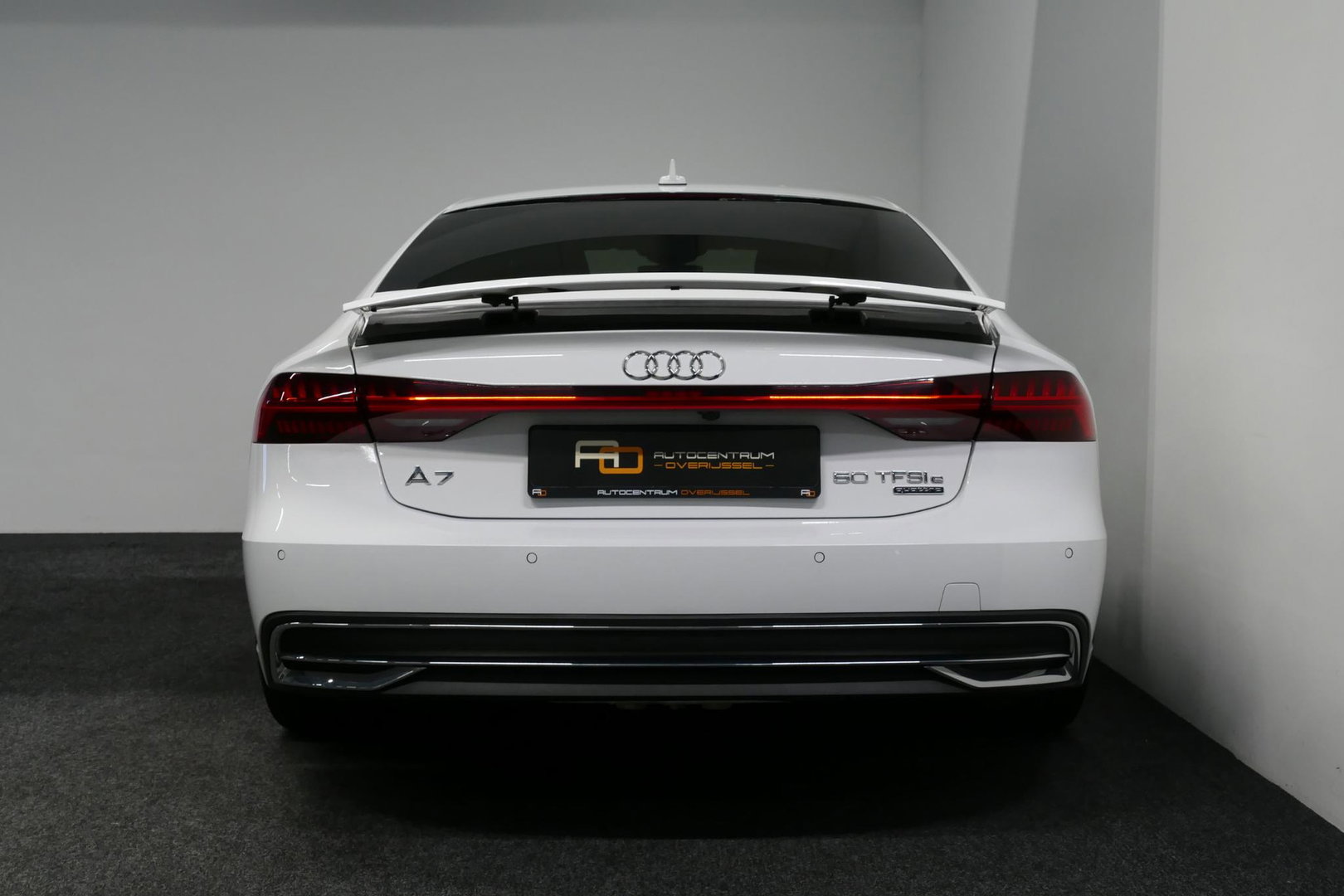 Audi A7 Sportback 50 TFSI e quattro Pro Line S / S Line / Rondomzichtcamera / Stoelverwarming / Apple Carplay - Android Auto / LED koplampen / 4-zone climatronic / Achteruitrijcamera / Grootlichtassistent / 20'' LMV / Adaptive Cruise Control / Sportonderstel