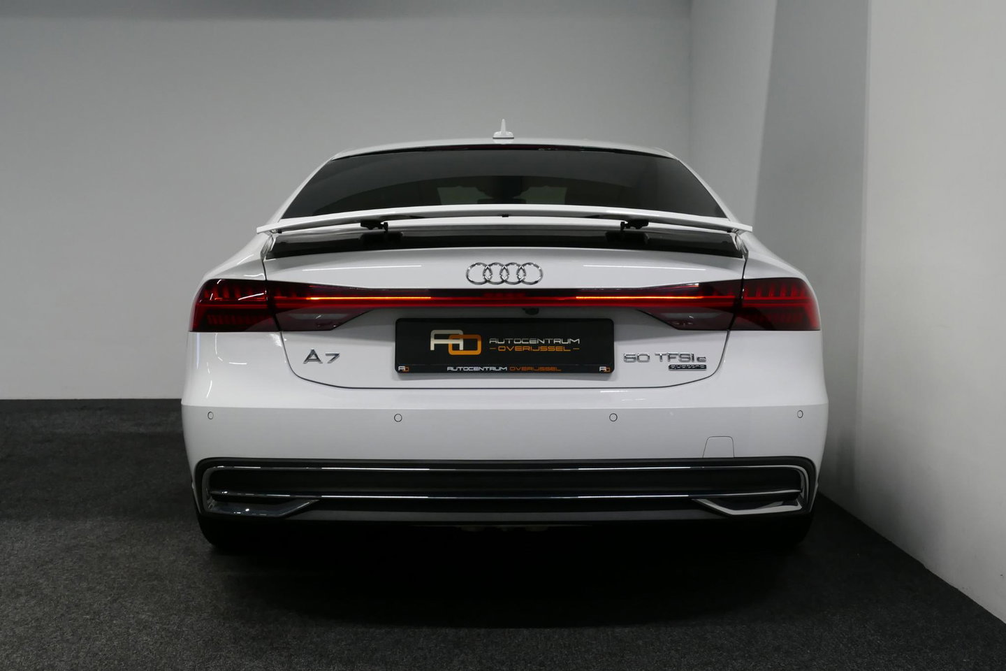 Audi A7 Sportback 50 TFSI e quattro Pro Line S / S Line / Rondomzichtcamera / Stoelverwarming / Apple Carplay - Android Auto / LED koplampen / 4-zone climatronic / Achteruitrijcamera / Grootlichtassistent / 20'' LMV / Adaptive Cruise Control / Sportonderstel