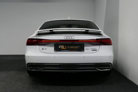 Audi A7 Sportback 50 TFSI e quattro Pro Line S / S Line / Rondomzichtcamera / Stoelverwarming / Apple Carplay - Android Auto / LED koplampen / 4-zone climatronic / Achteruitrijcamera / Grootlichtassistent / 20'' LMV / Adaptive Cruise Control / Sportonderstel