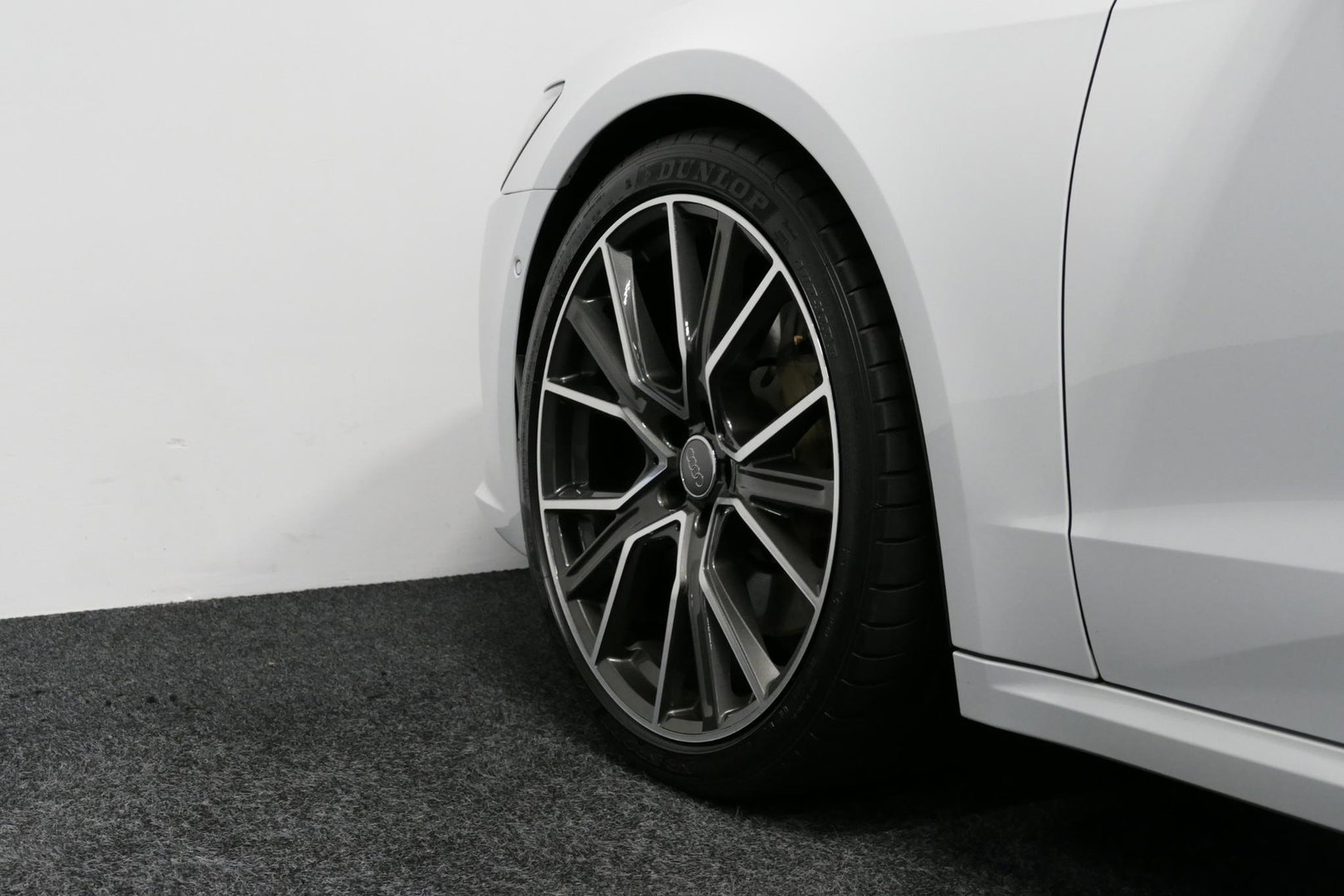 Audi A7 Sportback 50 TFSI e quattro Pro Line S / S Line / Rondomzichtcamera / Stoelverwarming / Apple Carplay - Android Auto / LED koplampen / 4-zone climatronic / Achteruitrijcamera / Grootlichtassistent / 20'' LMV / Adaptive Cruise Control / Sportonderstel