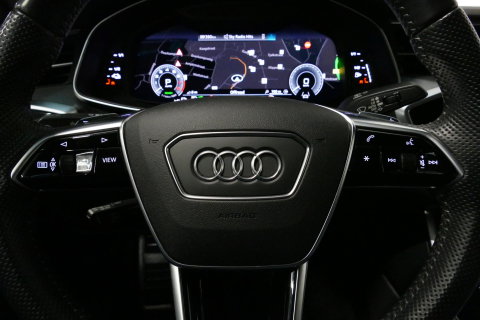 Audi A7 Sportback 50 TFSI e quattro Pro Line S / S Line / Rondomzichtcamera / Stoelverwarming / Apple Carplay - Android Auto / LED koplampen / 4-zone climatronic / Achteruitrijcamera / Grootlichtassistent / 20'' LMV / Adaptive Cruise Control / Sportonderstel