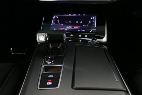 Audi A7 Sportback 50 TFSI e quattro Pro Line S / S Line / Rondomzichtcamera / Stoelverwarming / Apple Carplay - Android Auto / LED koplampen / 4-zone climatronic / Achteruitrijcamera / Grootlichtassistent / 20'' LMV / Adaptive Cruise Control / Sportonderstel