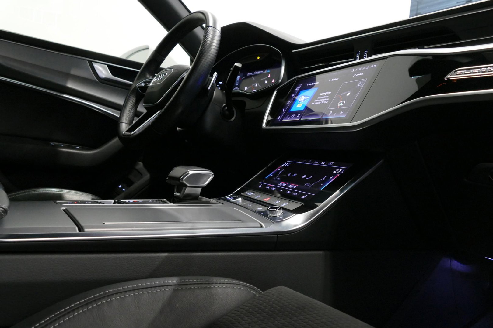 Audi A7 Sportback 50 TFSI e quattro Pro Line S / S Line / Rondomzichtcamera / Stoelverwarming / Apple Carplay - Android Auto / LED koplampen / 4-zone climatronic / Achteruitrijcamera / Grootlichtassistent / 20'' LMV / Adaptive Cruise Control / Sportonderstel