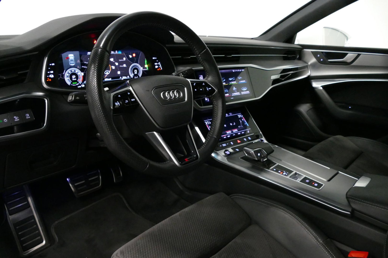 Audi A7 Sportback 50 TFSI e quattro Pro Line S / S Line / Rondomzichtcamera / Stoelverwarming / Apple Carplay - Android Auto / LED koplampen / 4-zone climatronic / Achteruitrijcamera / Grootlichtassistent / 20'' LMV / Adaptive Cruise Control / Sportonderstel