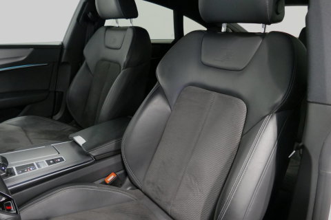 Audi A7 Sportback 50 TFSI e quattro Pro Line S / S Line / Rondomzichtcamera / Stoelverwarming / Apple Carplay - Android Auto / LED koplampen / 4-zone climatronic / Achteruitrijcamera / Grootlichtassistent / 20'' LMV / Adaptive Cruise Control / Sportonderstel