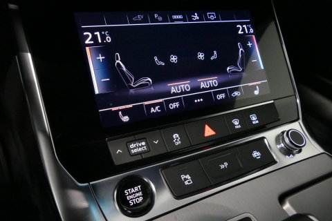 Audi A7 Sportback 50 TFSI e quattro Pro Line S / S Line / Rondomzichtcamera / Stoelverwarming / Apple Carplay - Android Auto / LED koplampen / 4-zone climatronic / Achteruitrijcamera / Grootlichtassistent / 20'' LMV / Adaptive Cruise Control / Sportonderstel