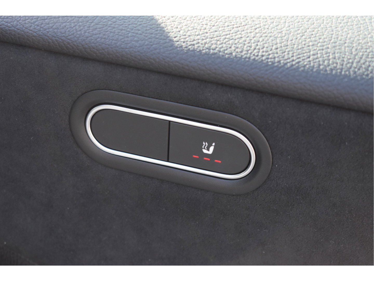 Mercedes-Benz A-Klasse 250 e Business Line AMG 218 pk | Open dak | Camera | Carplay | DAB | Widescreen | Sfeerverlichting | Full LED