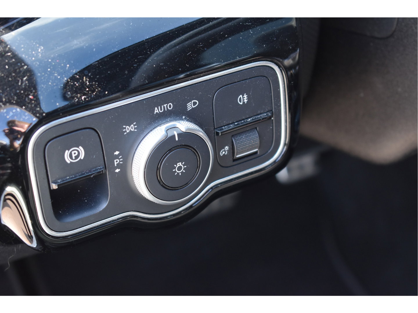 Mercedes-Benz A-Klasse 250 e Business Line AMG 218 pk | Open dak | Camera | Carplay | DAB | Widescreen | Sfeerverlichting | Full LED