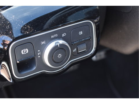Mercedes-Benz A-Klasse 250 e Business Line AMG 218 pk | Open dak | Camera | Carplay | DAB | Widescreen | Sfeerverlichting | Full LED
