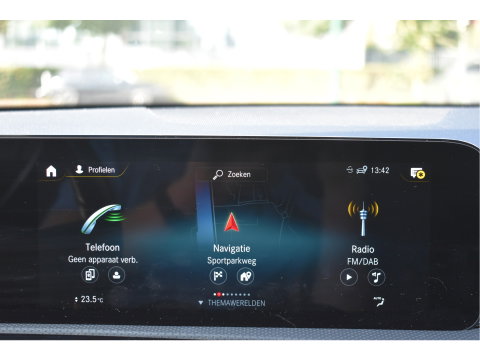 Mercedes-Benz A-Klasse 250 e Business Line AMG 218 pk | Open dak | Camera | Carplay | DAB | Widescreen | Sfeerverlichting | Full LED