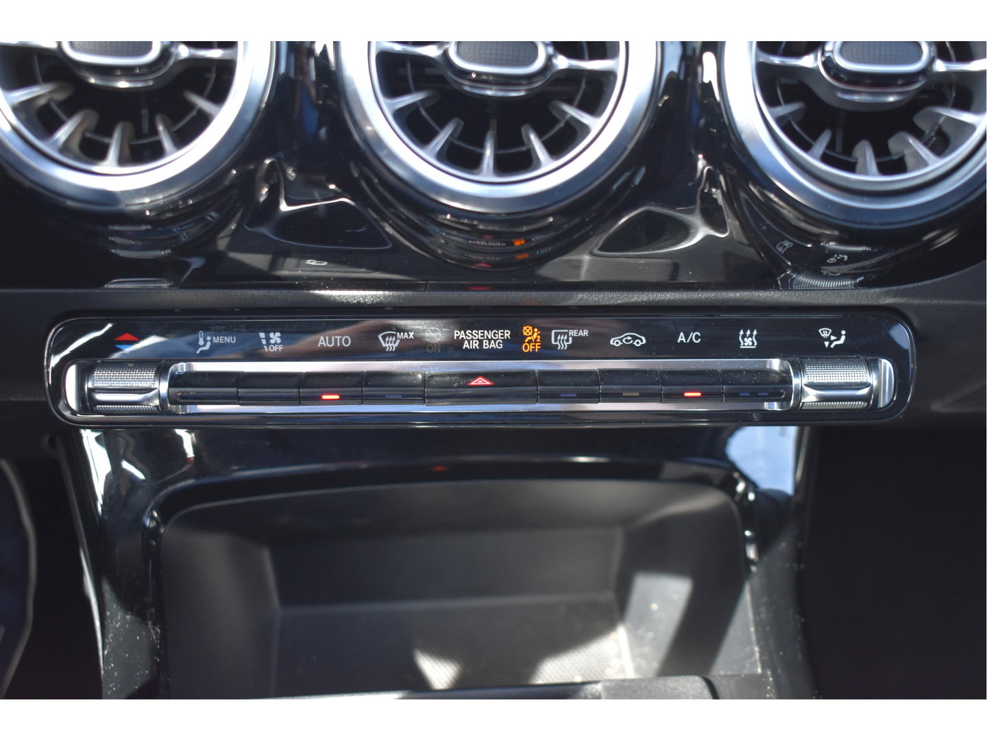 Mercedes-Benz A-Klasse 250 e Business Line AMG 218 pk | Open dak | Camera | Carplay | DAB | Widescreen | Sfeerverlichting | Full LED
