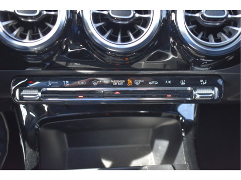 Mercedes-Benz A-Klasse 250 e Business Line AMG 218 pk | Open dak | Camera | Carplay | DAB | Widescreen | Sfeerverlichting | Full LED