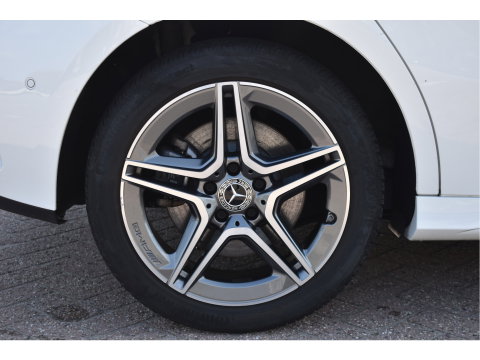 Mercedes-Benz A-Klasse 250 e Business Line AMG 218 pk | Open dak | Camera | Carplay | DAB | Widescreen | Sfeerverlichting | Full LED