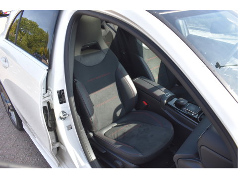 Mercedes-Benz A-Klasse 250 e Business Line AMG 218 pk | Open dak | Camera | Carplay | DAB | Widescreen | Sfeerverlichting | Full LED