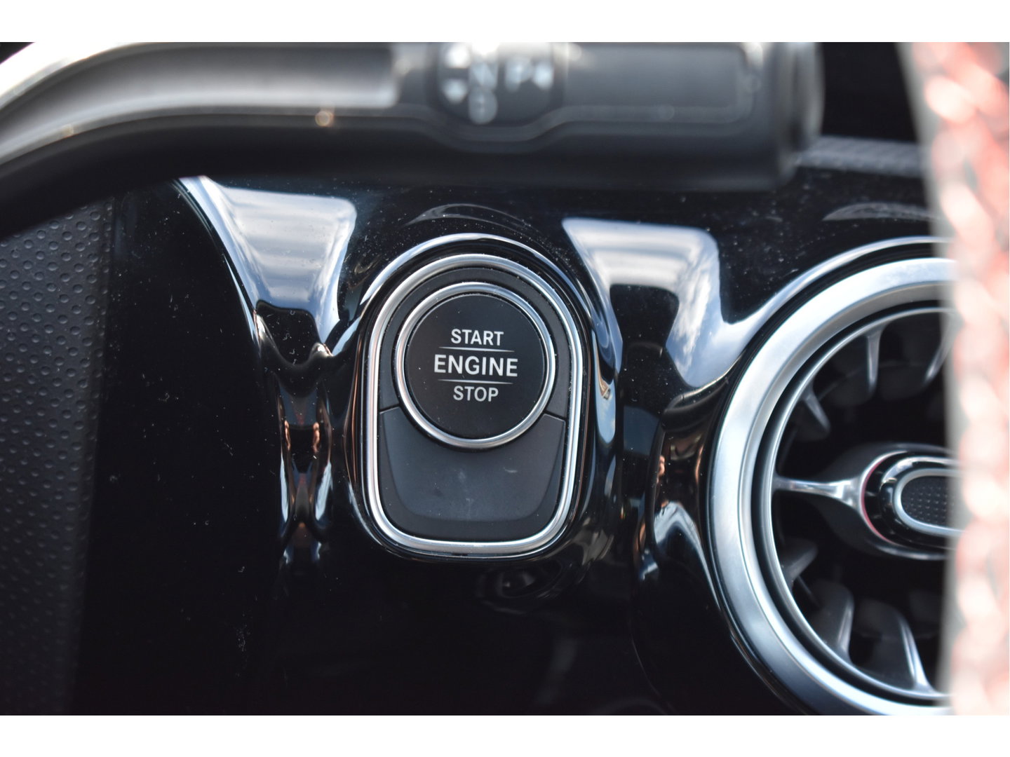 Mercedes-Benz A-Klasse 250 e Business Line AMG 218 pk | Open dak | Camera | Carplay | DAB | Widescreen | Sfeerverlichting | Full LED