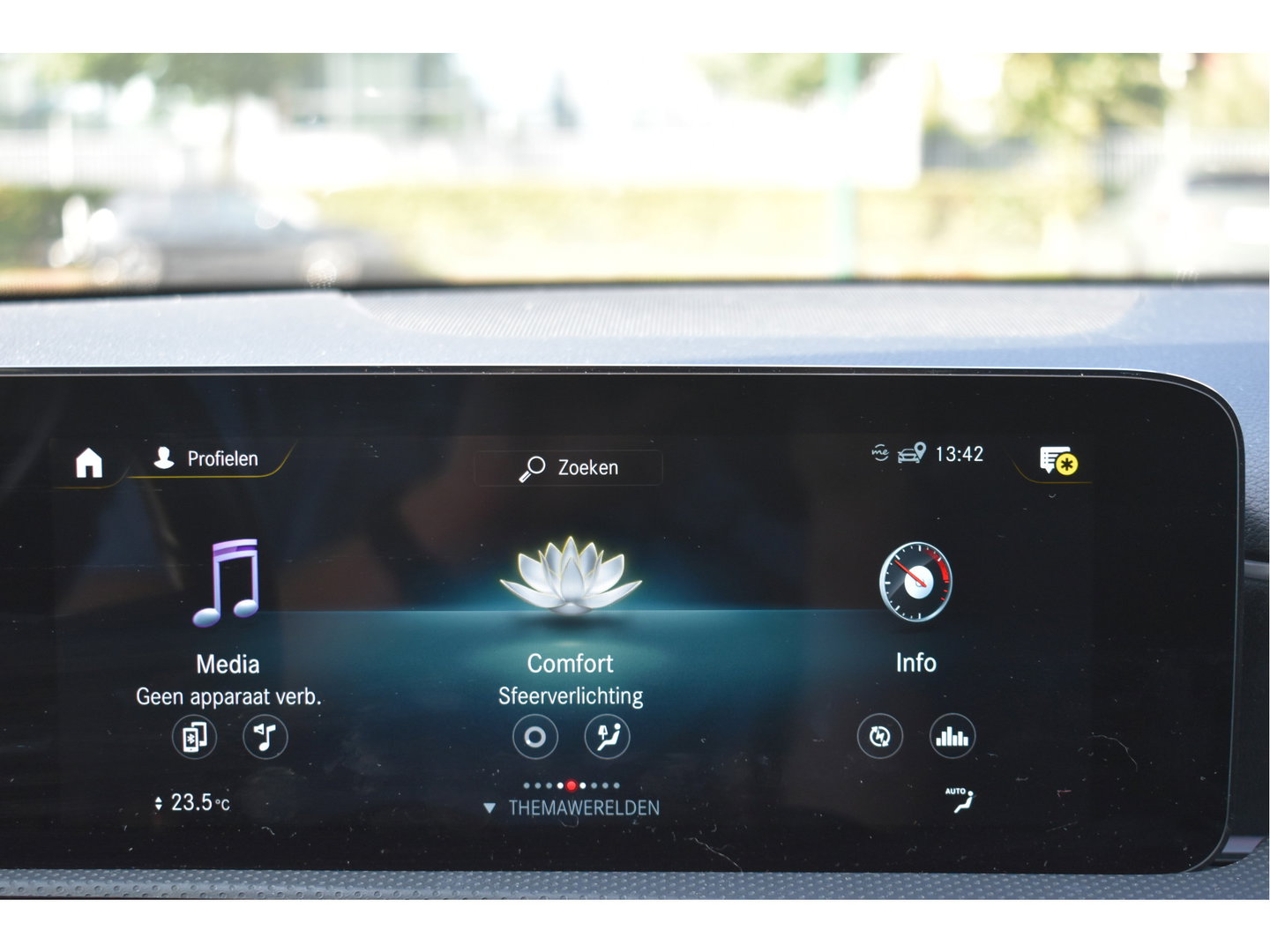 Mercedes-Benz A-Klasse 250 e Business Line AMG 218 pk | Open dak | Camera | Carplay | DAB | Widescreen | Sfeerverlichting | Full LED