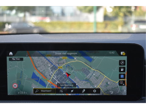 Mercedes-Benz A-Klasse 250 e Business Line AMG 218 pk | Open dak | Camera | Carplay | DAB | Widescreen | Sfeerverlichting | Full LED