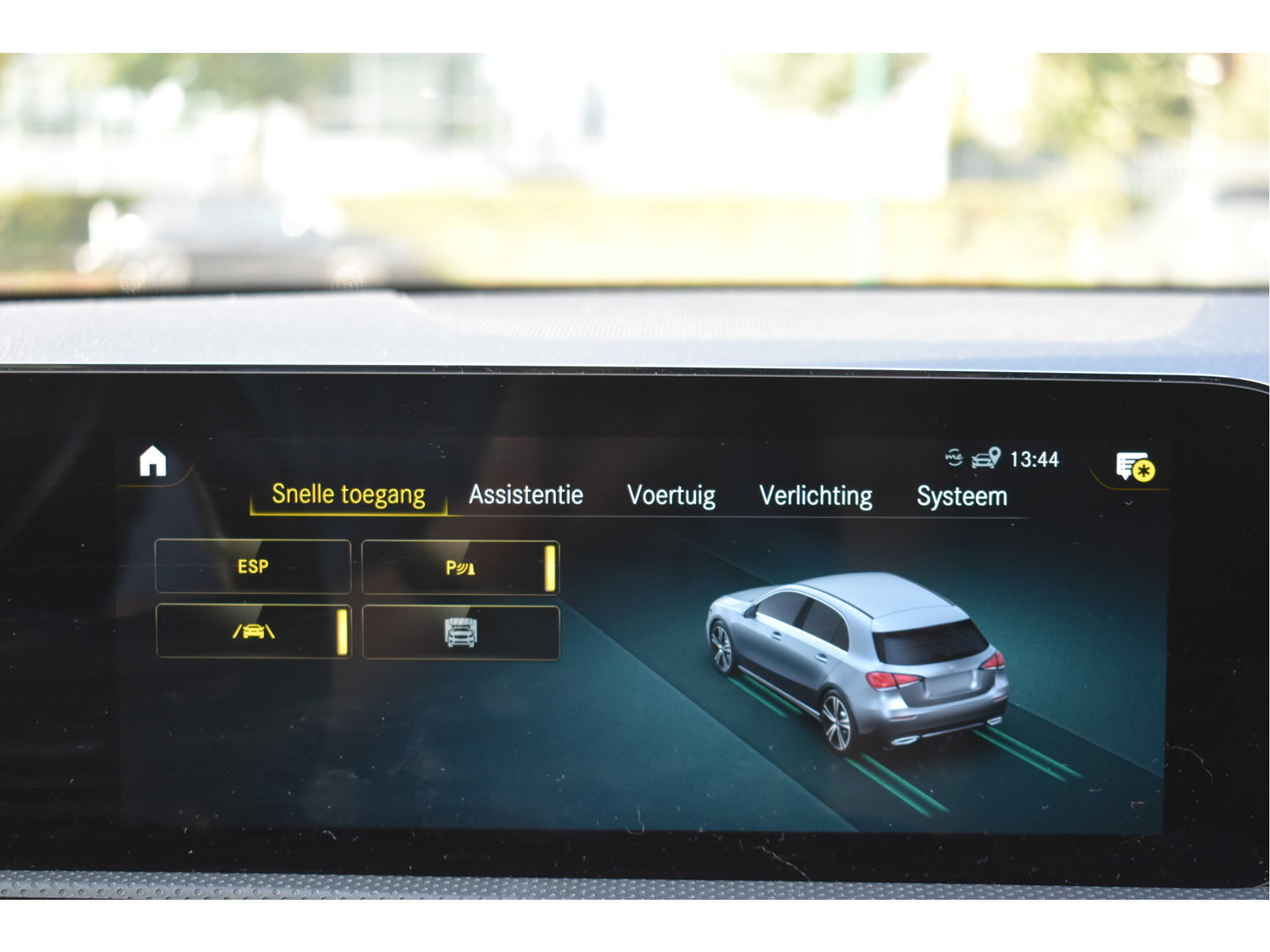Mercedes-Benz A-Klasse 250 e Business Line AMG 218 pk | Open dak | Camera | Carplay | DAB | Widescreen | Sfeerverlichting | Full LED