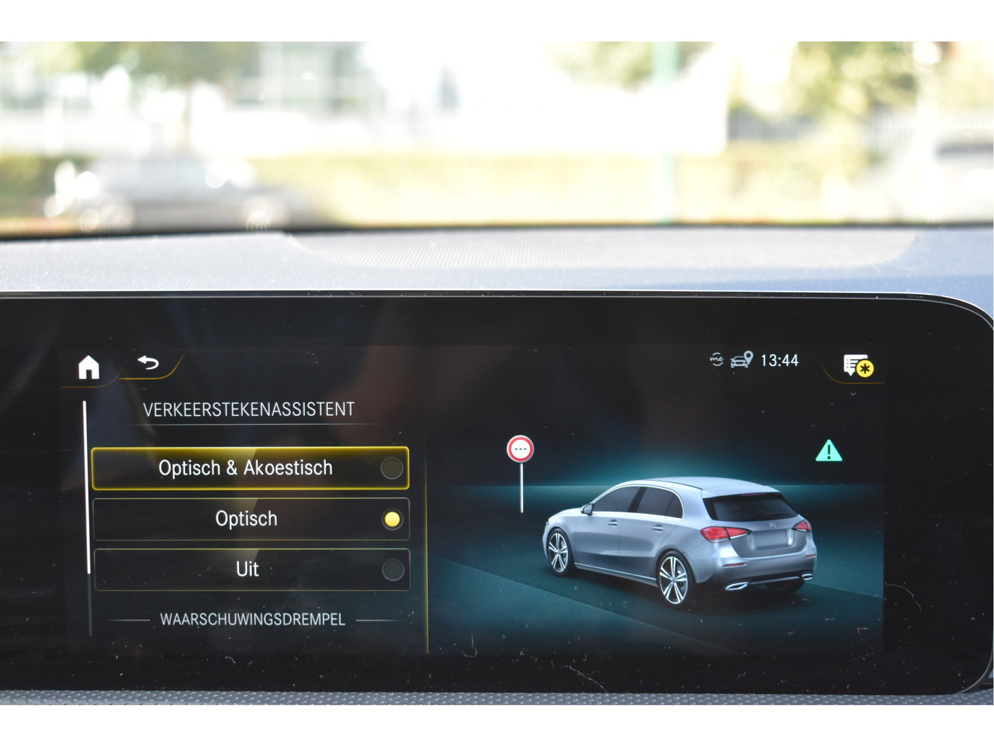 Mercedes-Benz A-Klasse 250 e Business Line AMG 218 pk | Open dak | Camera | Carplay | DAB | Widescreen | Sfeerverlichting | Full LED