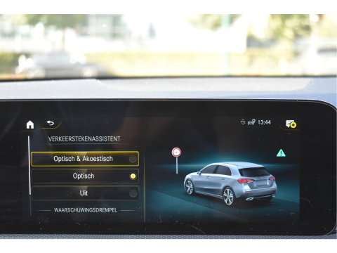 Mercedes-Benz A-Klasse 250 e Business Line AMG 218 pk | Open dak | Camera | Carplay | DAB | Widescreen | Sfeerverlichting | Full LED