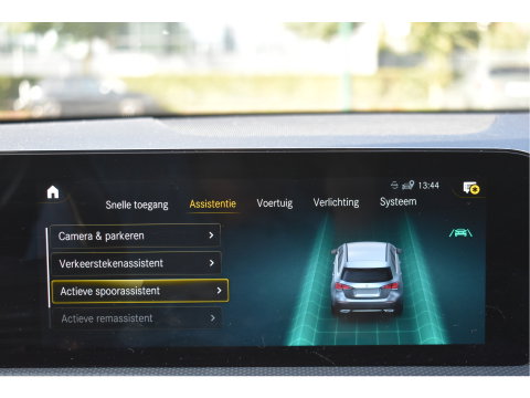 Mercedes-Benz A-Klasse 250 e Business Line AMG 218 pk | Open dak | Camera | Carplay | DAB | Widescreen | Sfeerverlichting | Full LED