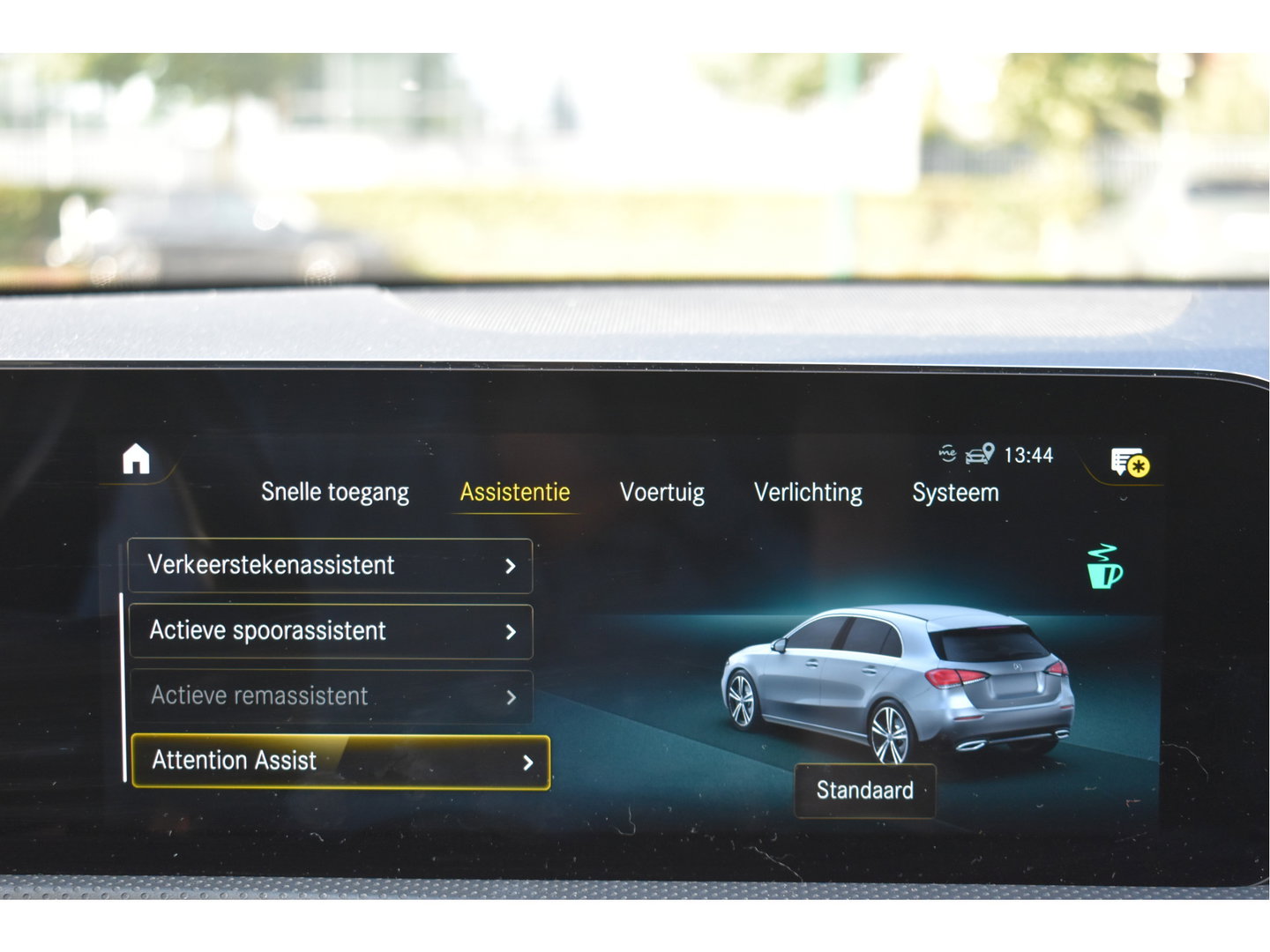 Mercedes-Benz A-Klasse 250 e Business Line AMG 218 pk | Open dak | Camera | Carplay | DAB | Widescreen | Sfeerverlichting | Full LED