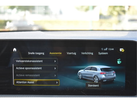 Mercedes-Benz A-Klasse 250 e Business Line AMG 218 pk | Open dak | Camera | Carplay | DAB | Widescreen | Sfeerverlichting | Full LED