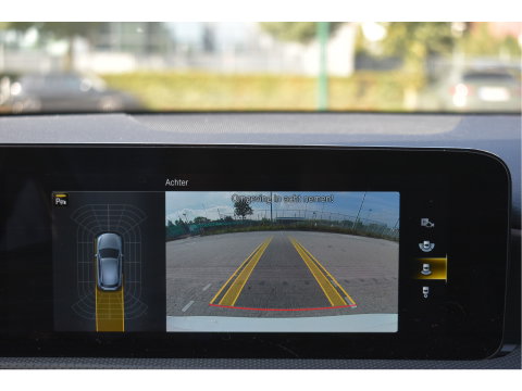 Mercedes-Benz A-Klasse 250 e Business Line AMG 218 pk | Open dak | Camera | Carplay | DAB | Widescreen | Sfeerverlichting | Full LED