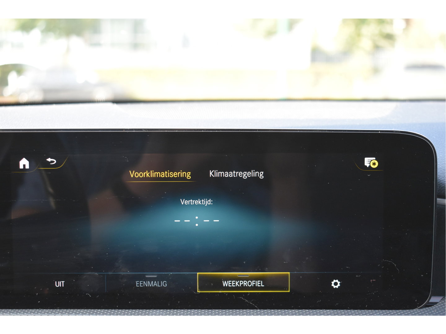 Mercedes-Benz A-Klasse 250 e Business Line AMG 218 pk | Open dak | Camera | Carplay | DAB | Widescreen | Sfeerverlichting | Full LED