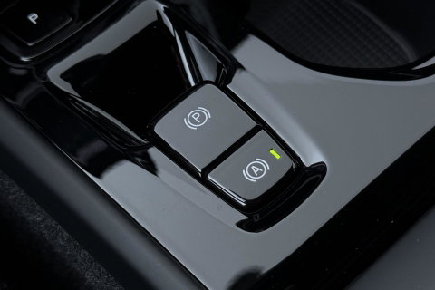 Volvo XC40 2.0 B3 Plus Black Edition | Harman/Kardon | Pilot Assist | Camera | BLIS | Memory | Stoel+Stuurverwarming | Keyless | ACC | 20 Inch