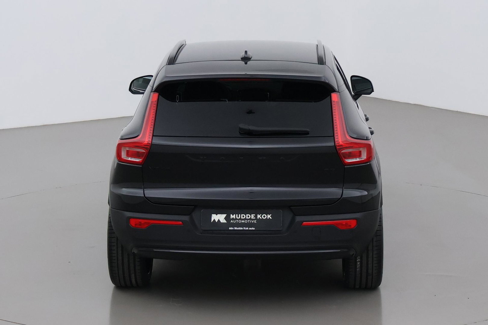 Volvo XC40 2.0 B3 Plus Black Edition | Harman/Kardon | Pilot Assist | Camera | BLIS | Memory | Stoel+Stuurverwarming | Keyless | ACC | 20 Inch