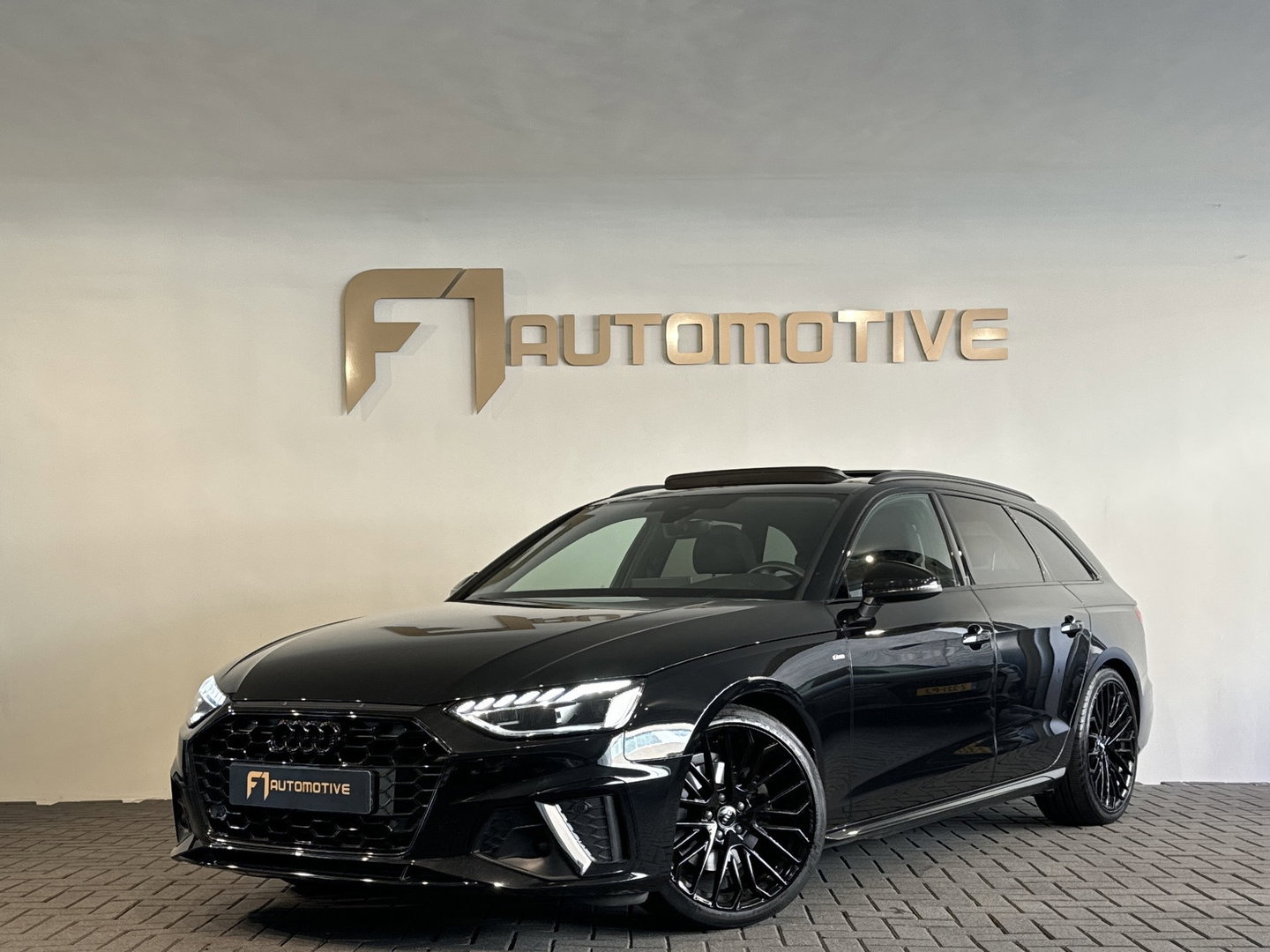 Audi A4 Avant 35 TFSI S Line Pano|Sfeer|Keyless|Camera|Carplay