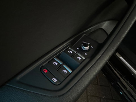 Audi A4 Avant 35 TFSI S Line Pano|Sfeer|Keyless|Camera|Carplay