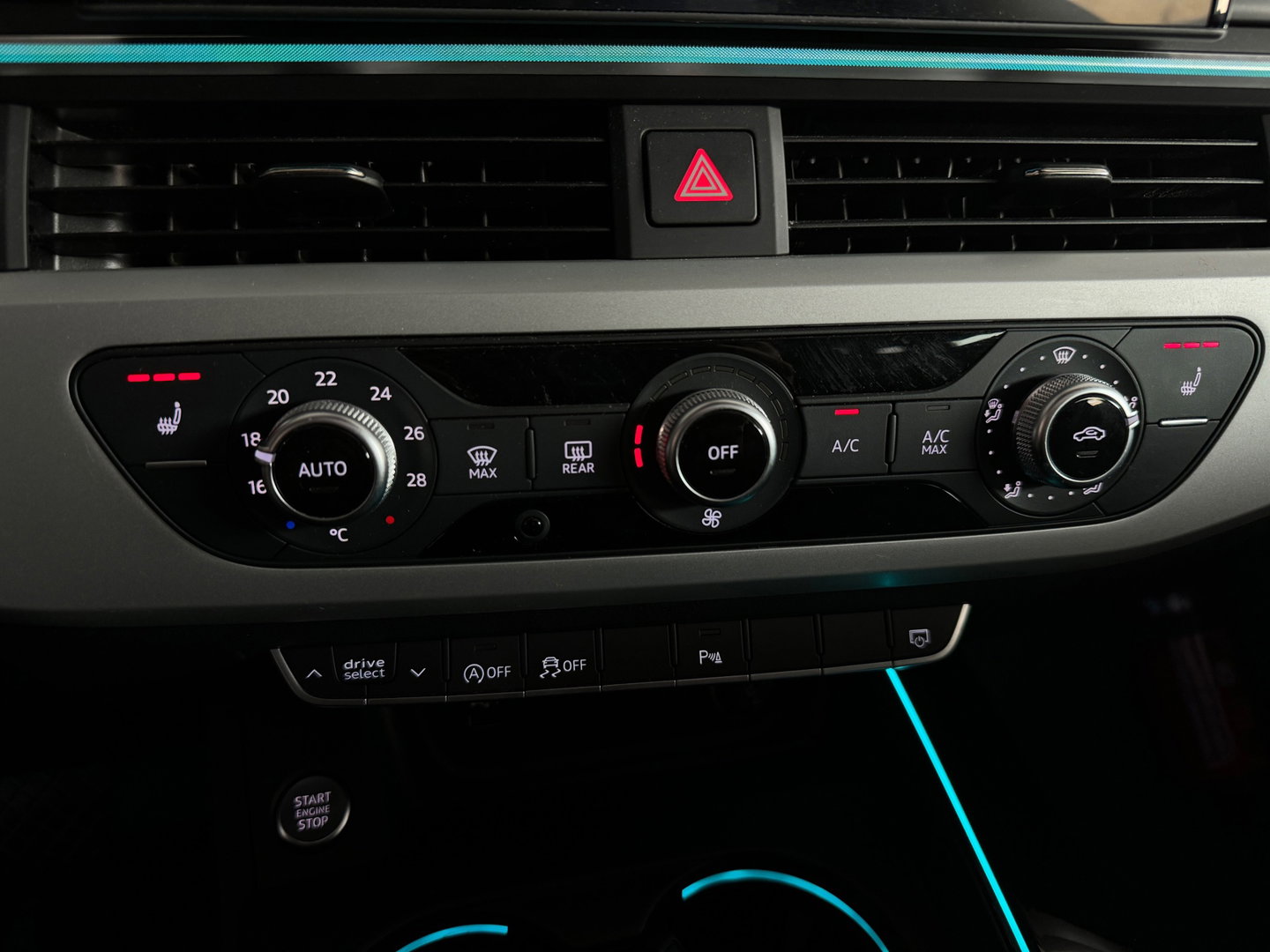 Audi A4 Avant 35 TFSI S Line Pano|Sfeer|Keyless|Camera|Carplay