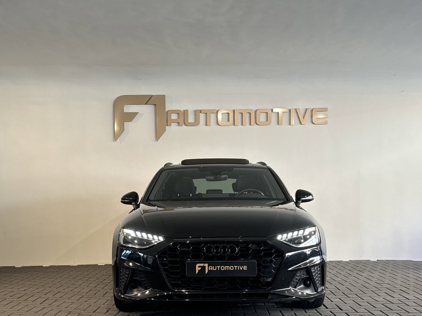 Audi A4 Avant 35 TFSI S Line Pano|Sfeer|Keyless|Camera|Carplay