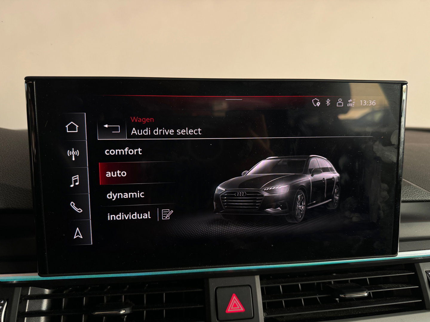 Audi A4 Avant 35 TFSI S Line Pano|Sfeer|Keyless|Camera|Carplay