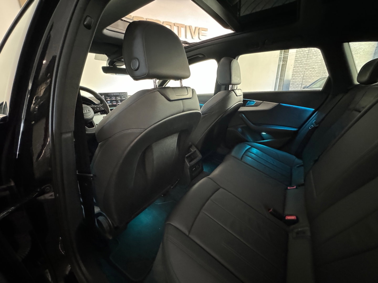 Audi A4 Avant 35 TFSI S Line Pano|Sfeer|Keyless|Camera|Carplay