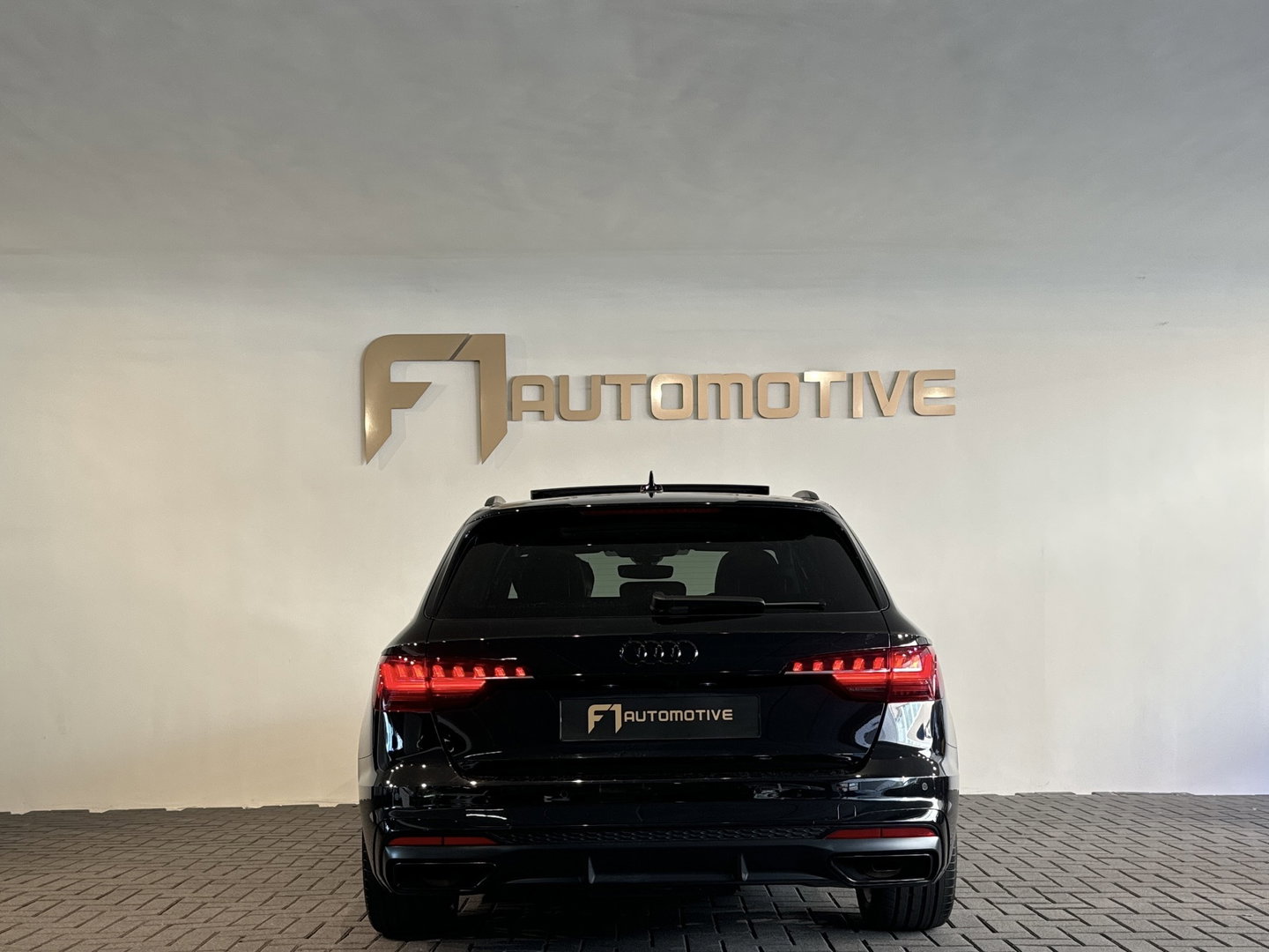 Audi A4 Avant 35 TFSI S Line Pano|Sfeer|Keyless|Camera|Carplay
