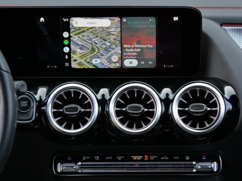 Mercedes-Benz EQA 67kWh AMG/ ELEKT. STOELEN/ 360° CAMERA/ TREKHAAK/ ADAPTIVE CRUISE/ SOH 96%