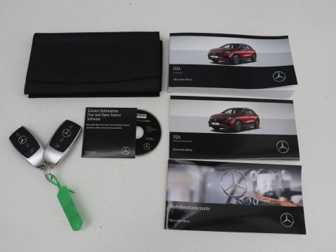 Mercedes-Benz EQA 250+ AMG Line 71 kWh SOH 98,5% | Trekhaak | LED | Stoelverwarming | Apple Carplay | Pano.Dak | Camera |