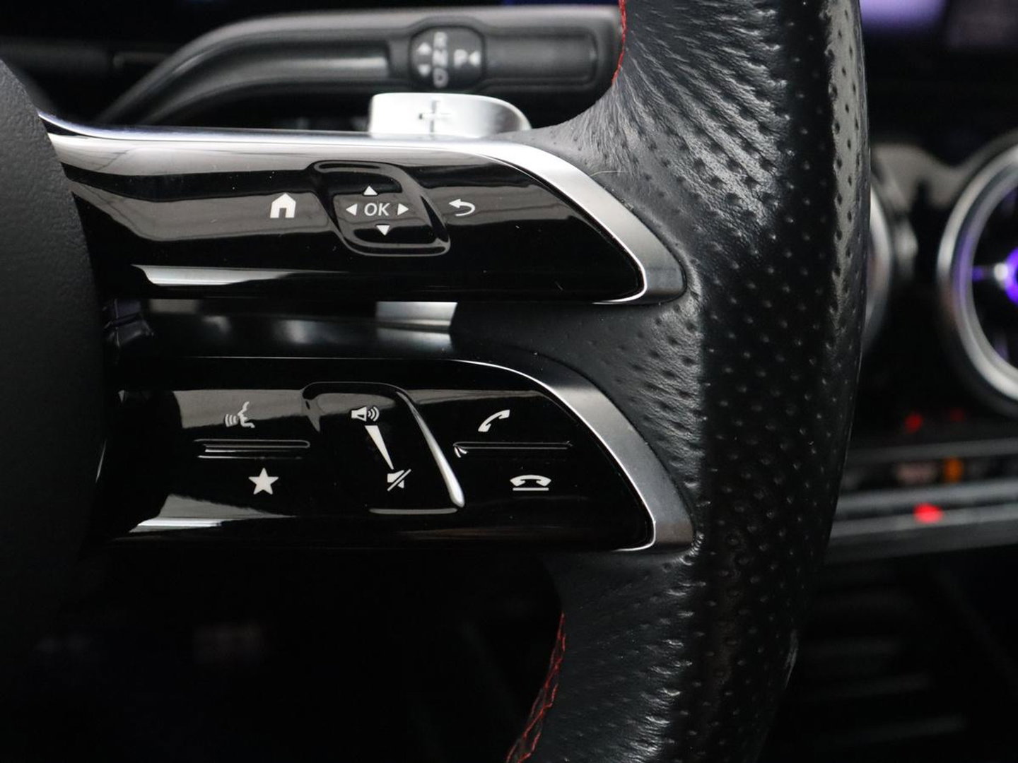 Mercedes-Benz EQA 250+ AMG Line 71 kWh SOH 98,5% | Trekhaak | LED | Stoelverwarming | Apple Carplay | Pano.Dak | Camera |